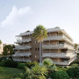 Hotel Ventura Saint-Tropez Tapestry Collection By Hilton