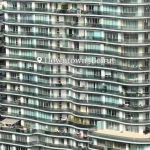 Luxurious 2 Bedrooms Apartment in DT Versace Tower