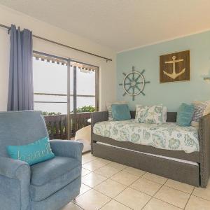 Tiki 112 - Beachfront 1BR Condo with Pool Access