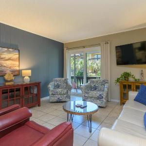 Tiki 149 - Spacious 2BR Condo with Walk-In Shower