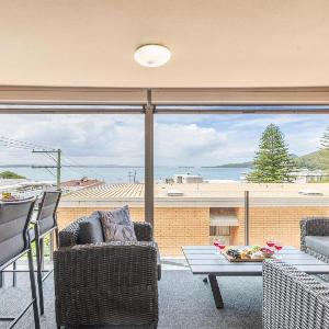The Crest 6 6-8 Tomaree Rd - Bay Views Coastal Escape 100 metres to Shoal Bay Beach