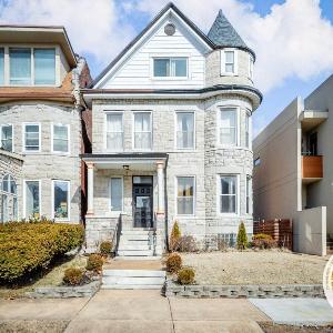 Stylish Getaway in St Louis ABODEbucks