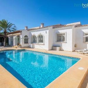 Villa Alegre by HMR Holidays