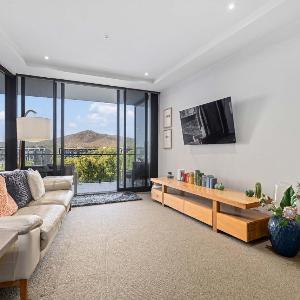Sky High Views in the Heart of Canberra