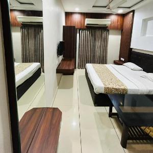 HOTEL SAMAY  FREEGANJ UJJAIN