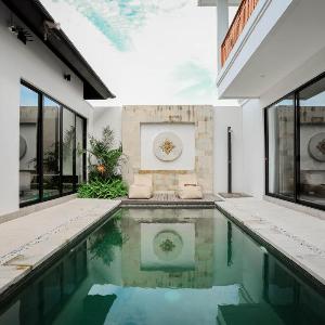 D'Kenyeri Villa by Aayan