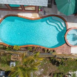 Dog Friendly Tropical Villa Heated Salt Pool