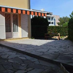 CA270-410 APPARTEMENT 2 PIECES Personnes AU REZ DE JARDIN A CAVALAIRE