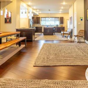 4BR-3halfBA Garage and Rooftop Deck ABODEbucks