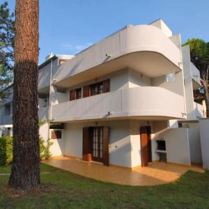 Terraced house 700mt from the sea