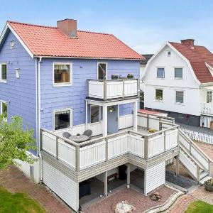 Workers Villa - 4BR - 8 Beds - 2 Kitchens - Volvo