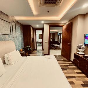 Grand Gate Away Suites