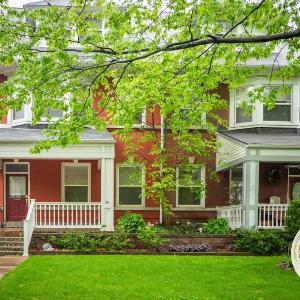 Historic Charmer Walk to Forest Park ABODEbucks