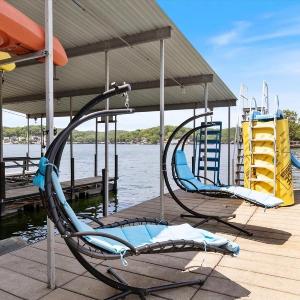 Lakefront Fishing Retreat with Trailer Parking Nearby