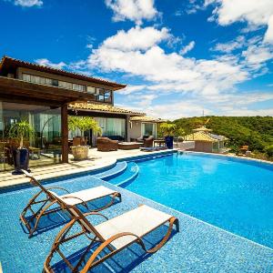 House with panoramic view and private pool!