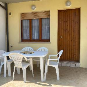 M270 - Marcelli trilocale con portico a 100mt dal mare