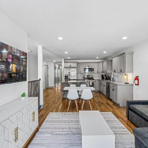 3BR Apt Mins to Bus Newark Airport Penn Sta NYC