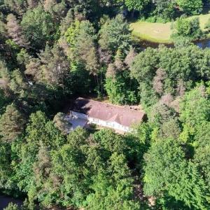 Lakeside Crescent Cottage with Kayaks and Bonfire Fun Family Friendly