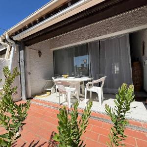 Charmante Maison Familiale avec Terrasse et Garage - Proche Plage - FR-1-619-149