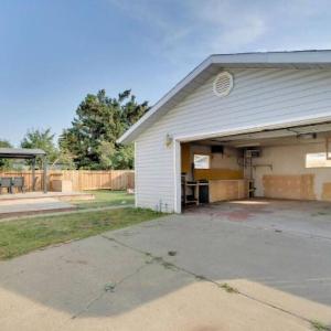 Edmonton House w/5BR/3BA/2Kitchens & Fenced Yard