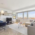 Modern 1-Bed Apartment with Panoramic Views 