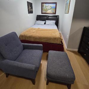 Updated and spacious Ground Floor Mini-studio in 3BR with Private Bathroom and Toilet Near Newark Airport