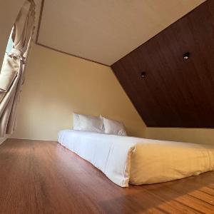 The Hue Verandah