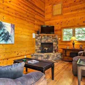 ManeStay- Pet Friendly Hot Tub Firepit