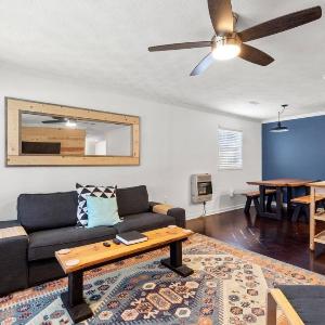 Grey Duck- Firepit WiFi Covered Deck 20 mins from Natural Bridge