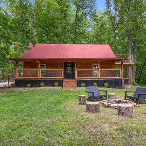 Furnace Mountain Retreat- Hot Tub Fireplace WiFi
