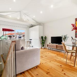 Magnolia 6 Luxury with AC Metro Downtown Porto