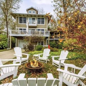 Beachfront Haven - Sunset Views - Hot Tub - BBQ - Family Friendly