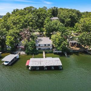 Lakefront Home with Huge Views and Great Fishing