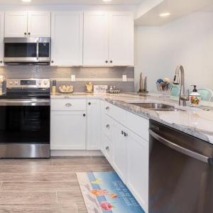 Lighthouse Point 222