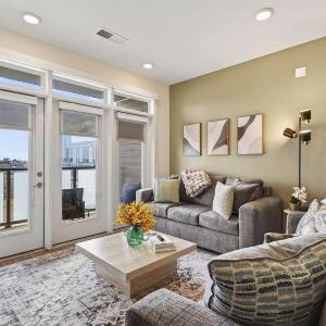 Queen City Breeze - Parking Pool Walkable
