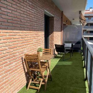 Bonito piso con terraza y piscina cerca del mar