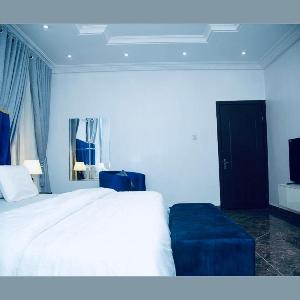 Luxury One Bedroom Apartment