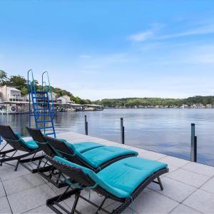 Beautiful Lake Front Home with Private Dock In Lick Branch Cove