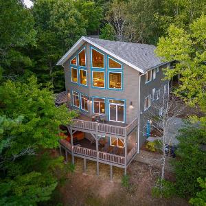 Upscale Alpine Golf Retreat Hot Tub & Game Room
