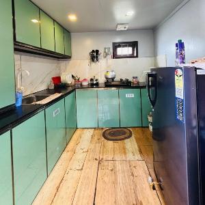 Punjab Adventure Travels Houseboat Alleppey