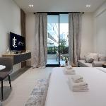 Elite LUX Holiday Homes - Stylish JVC Studio at Binghatti Aurora Dubai