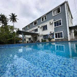 Starlight Hotels SS Grand Swimming Pool
