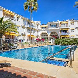 3 Bed Townhouse roof terrace 100m to the beach