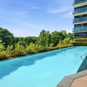 Manhattan CBD Stay Resort-Style Prime Location