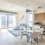 Elite LUX Holiday Homes - Upscale & Stylish 2BR Dubai Hills Dubai