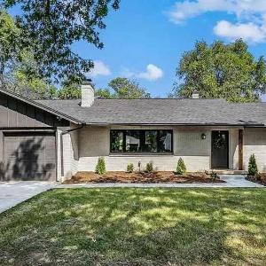 Gorgeous 3 bed 3 bath home with 2 car garage