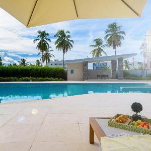 New condo with direct access to the pool