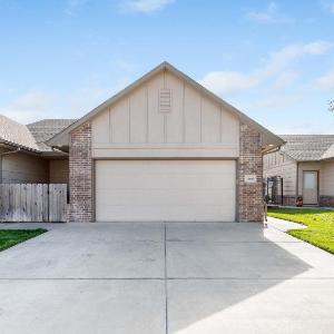 Beautiful 3 bed 2 bath property with 2 car garage