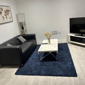 Pristine Cozy 3 bed 2 bath apartment in a great location