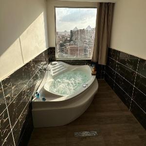 Jiwar Pyramids view inn & Jacuzzi